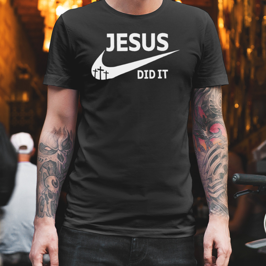 Andrew Prue wearing jesus did it shirt