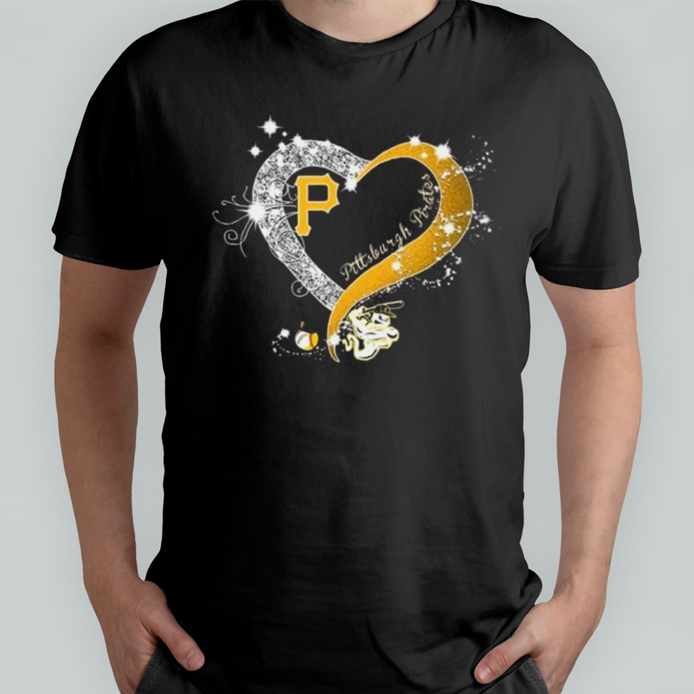 I Love Pirates - Heart T-Shirt