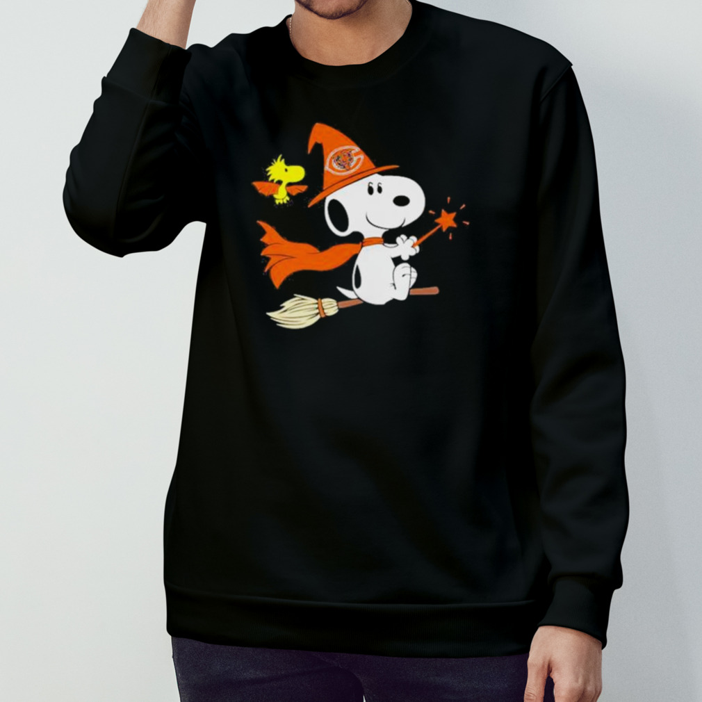 Snoopy Witch Chicago Bears Happy Halloween Shirt, hoodie, sweater, long  sleeve and tank top