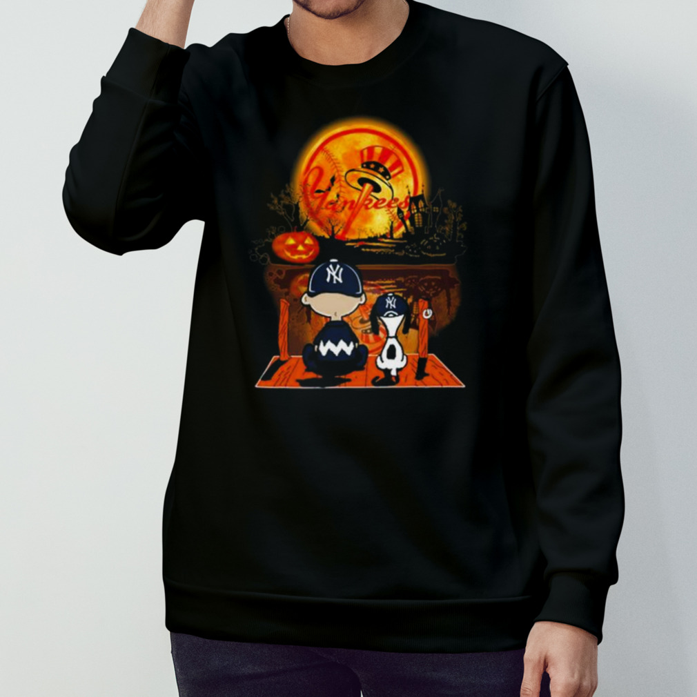 New York Yankees Snoopy and Charlie Brown Sit Under Moon Peanuts Halloween  shirt, hoodie, sweater, long sleeve and tank top