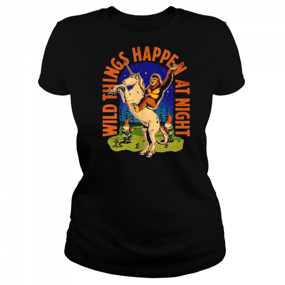 Sasquatch riding a unicorn wild things happen at night shirt Women's T-shirt
