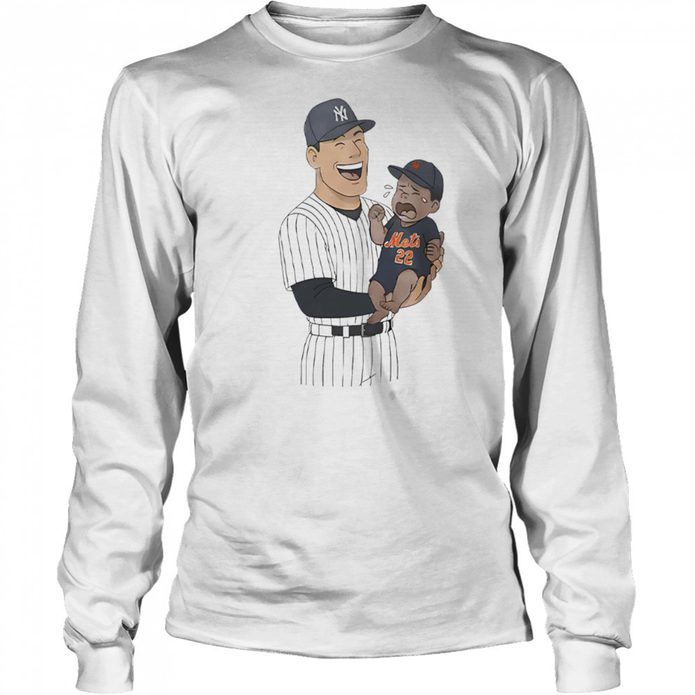 Yankees holding crying Mets baby shirt Long Sleeved