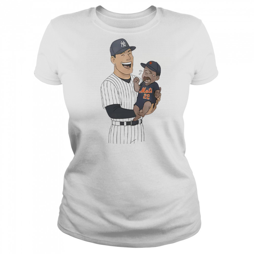 Yankees holding crying Mets baby shirt Women's T-shirt