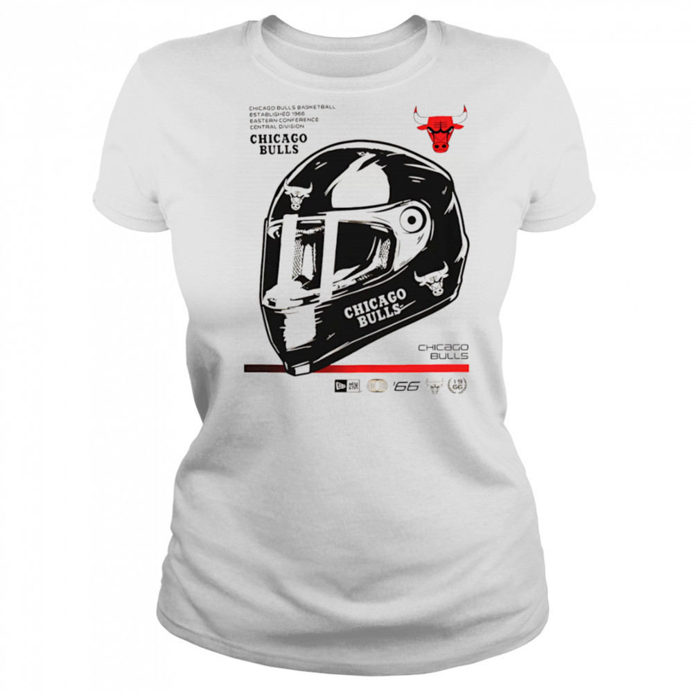 Chicago Bulls Racing Helmet vintage shirt Women's T-shirt
