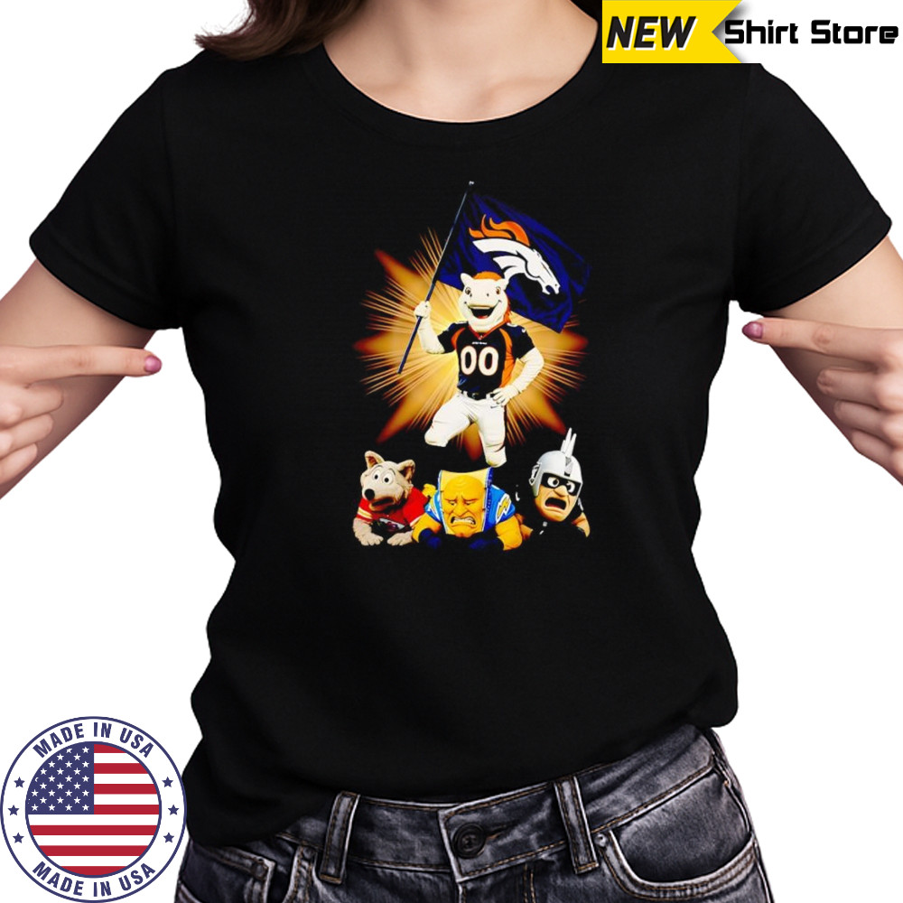 Denver Broncos mascot standing with flag shirt Women's T-shirt