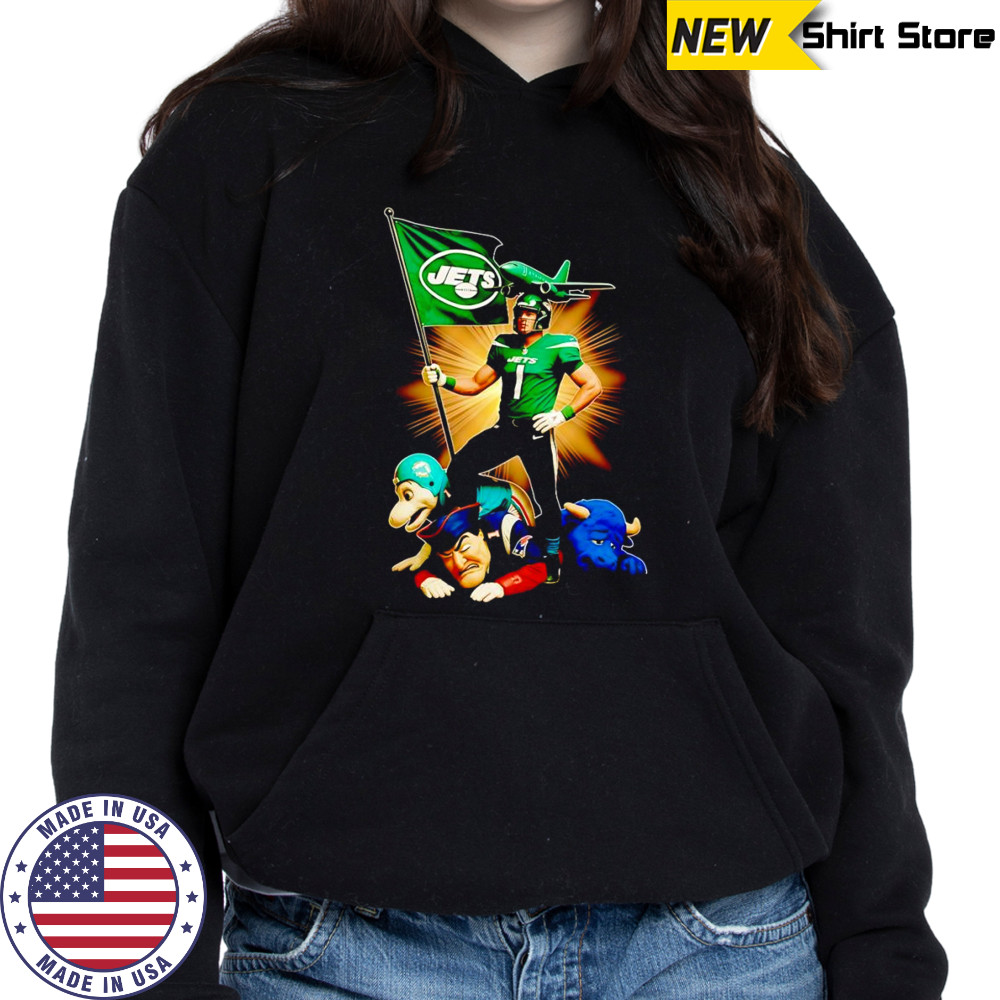 New York Jets mascot standing with flag shirt Hoodie