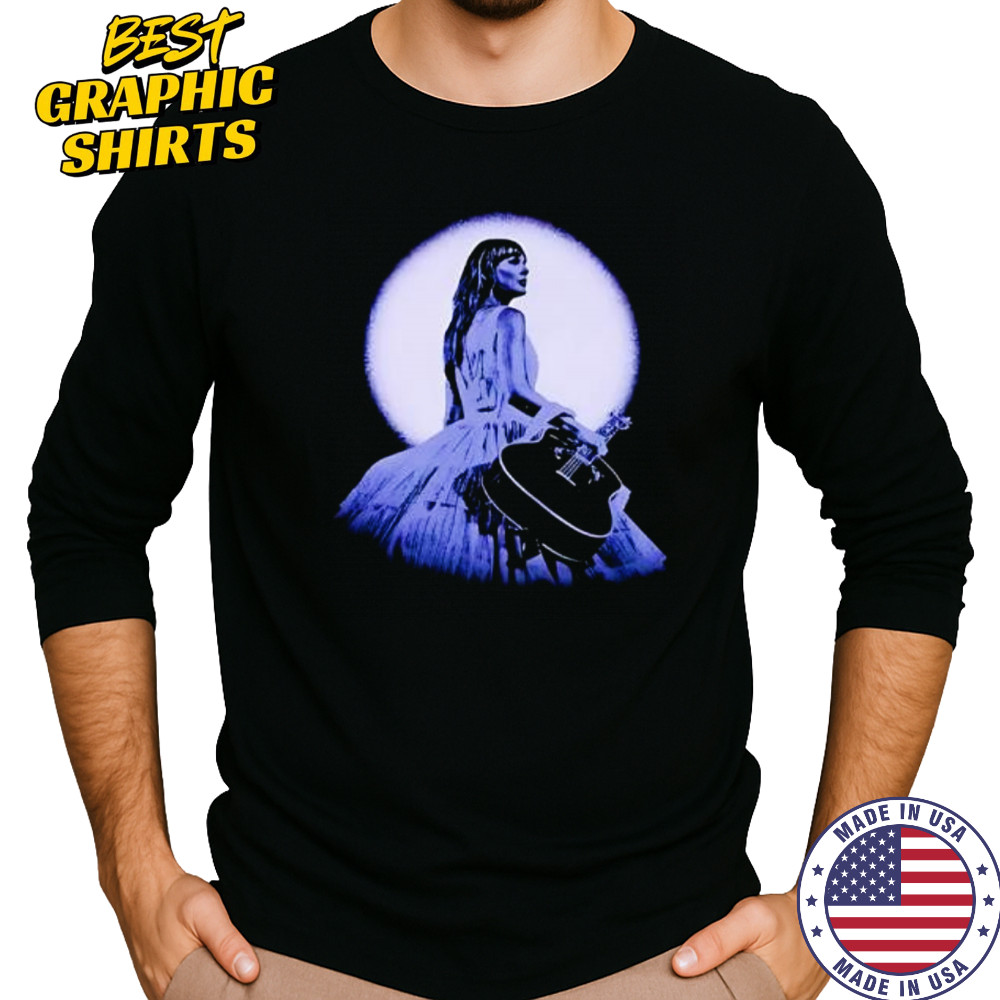 Swift holding guitar moon classic shirt Long Sleeved