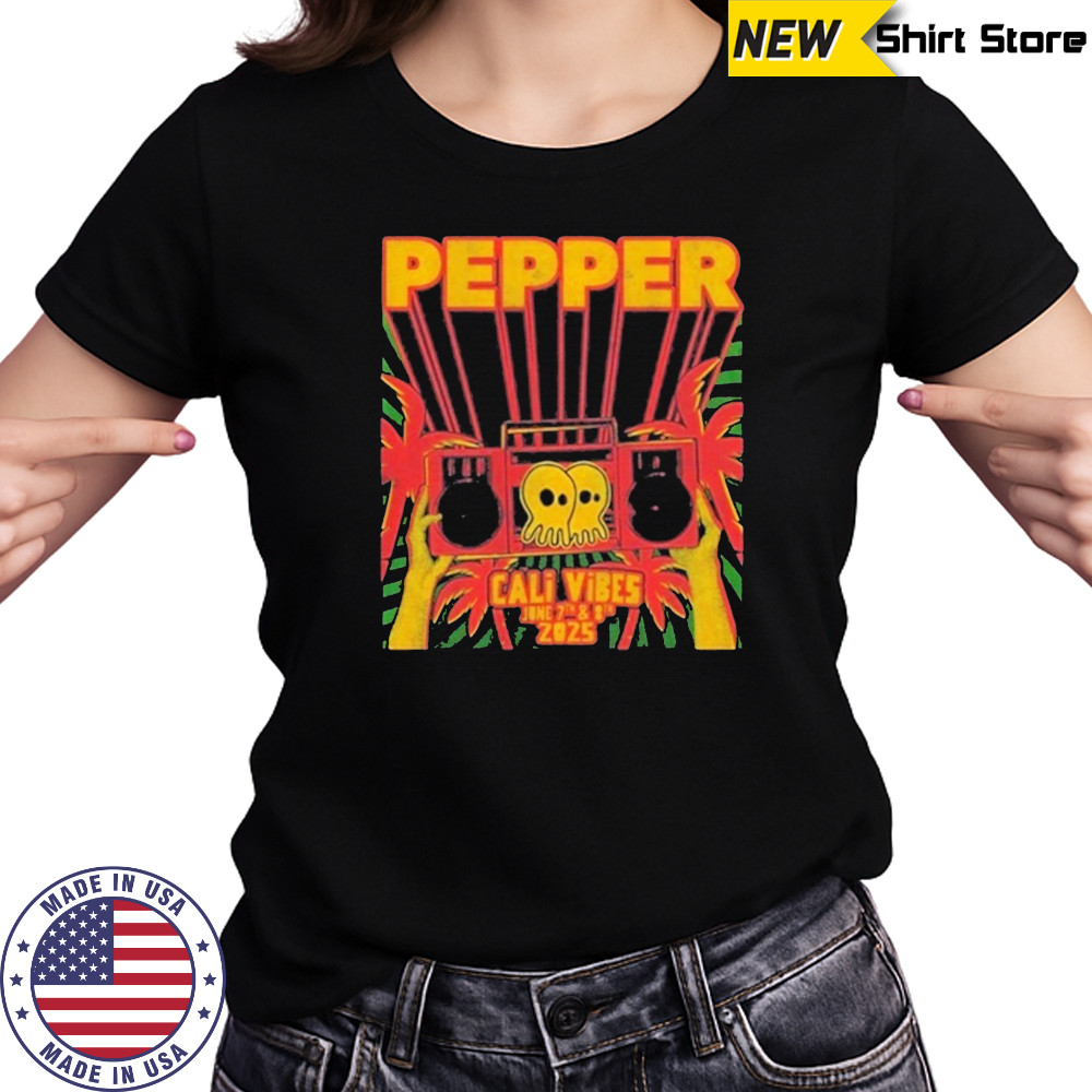 Pepperlive Cali Vibes 2025 T-Shirt Women's T-shirt
