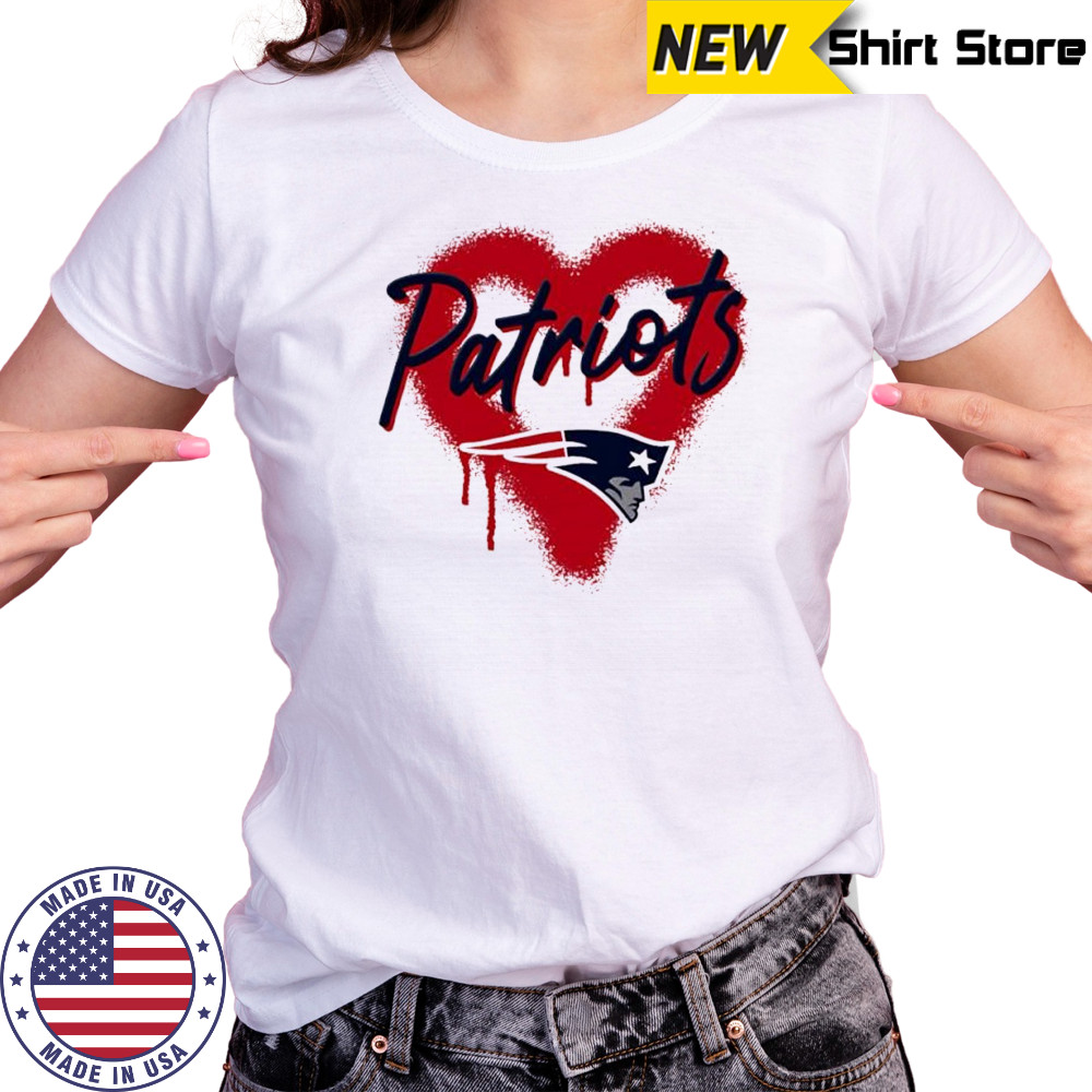 New England Patriots Natural Spray Heart Boxy paint shirt Women's T-shirt