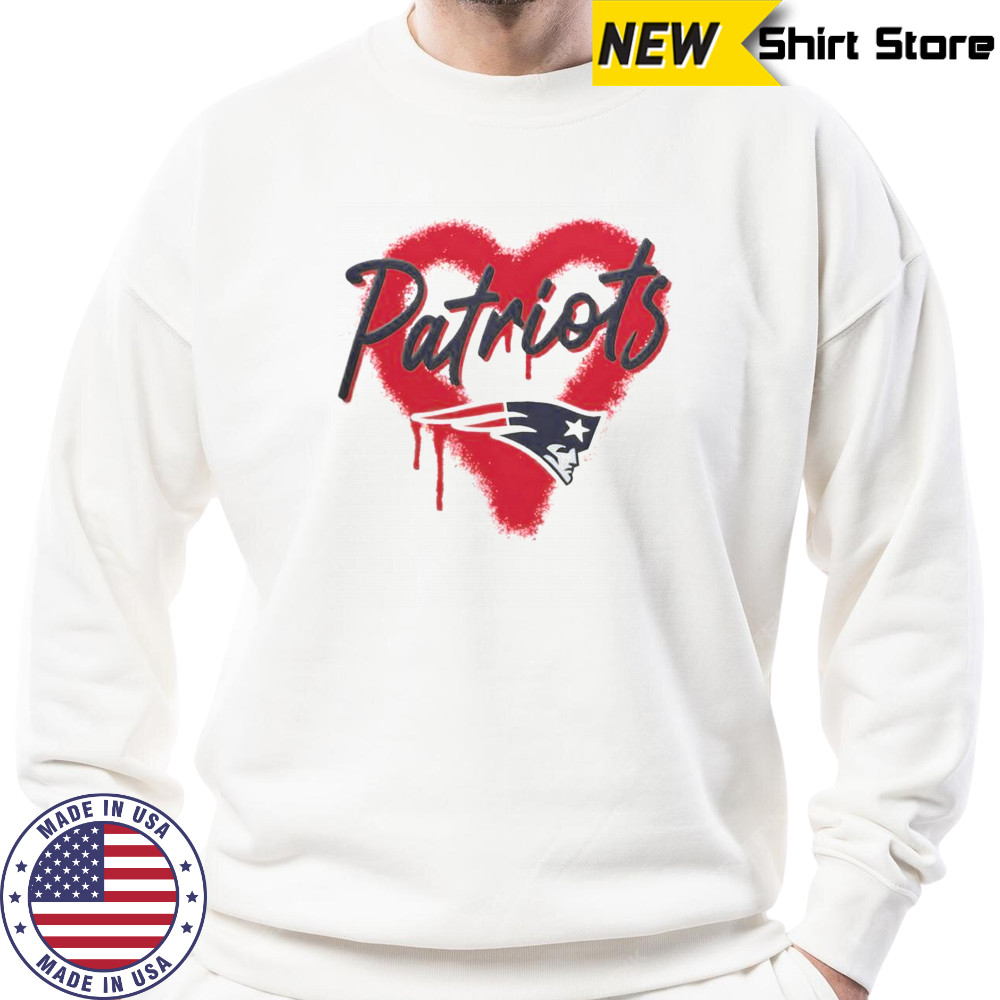 New England Patriots Football Spray Heart T-Shirt Sweatshirt